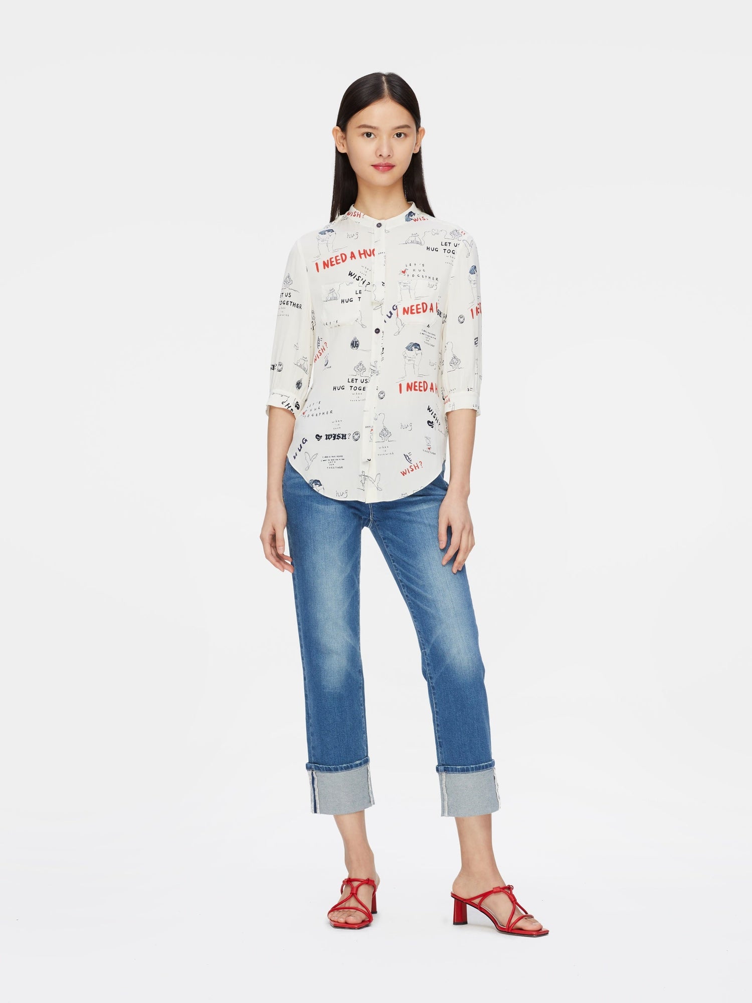 "I NEED A HUG" Printed Shirt | White