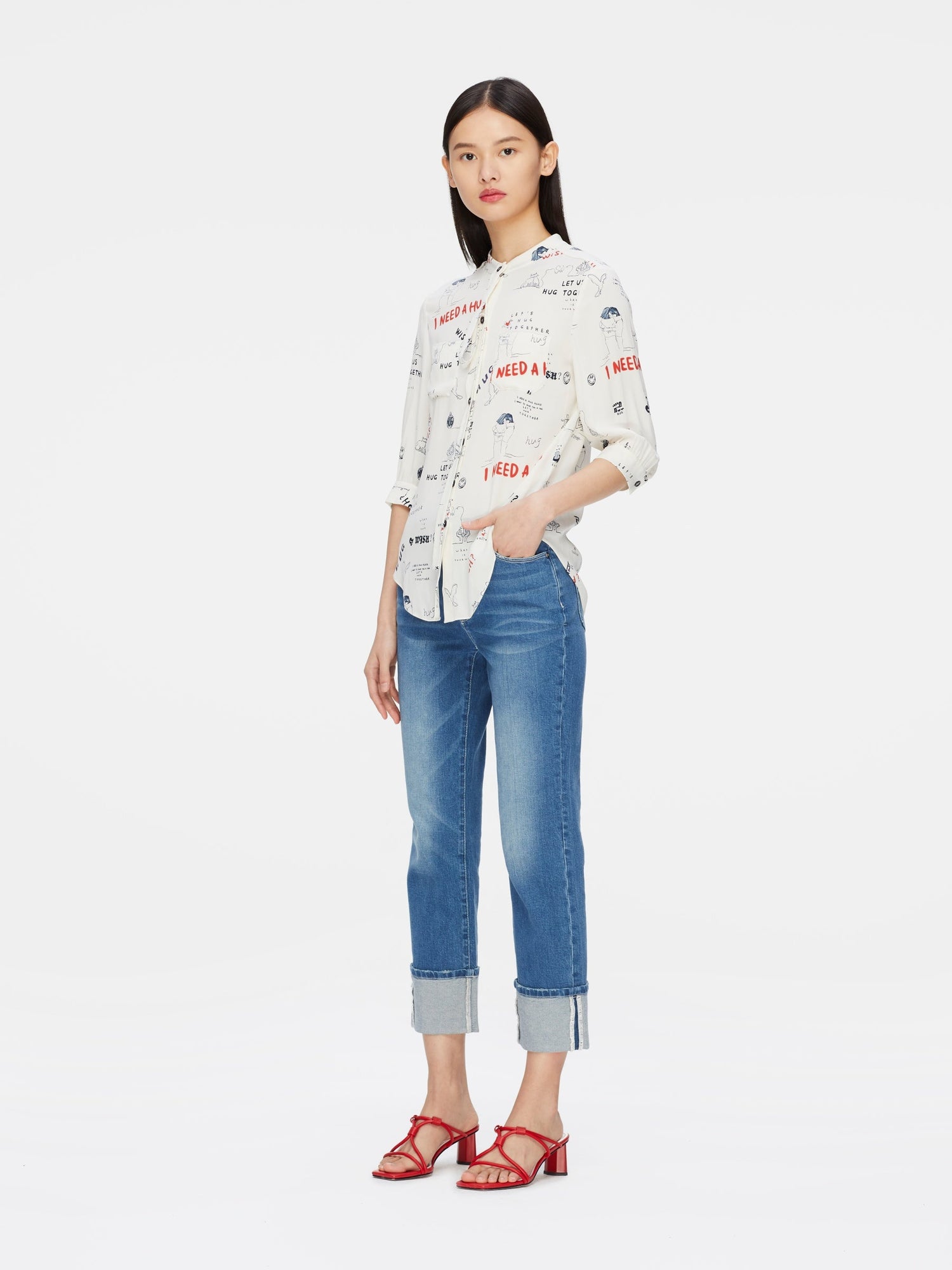 "I NEED A HUG" Printed Shirt | White