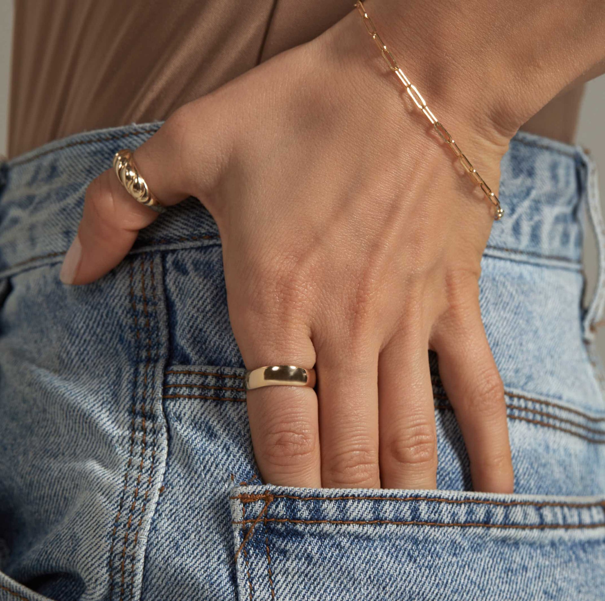 Womens | Curved Ring | 14K Solid Yellow Gold