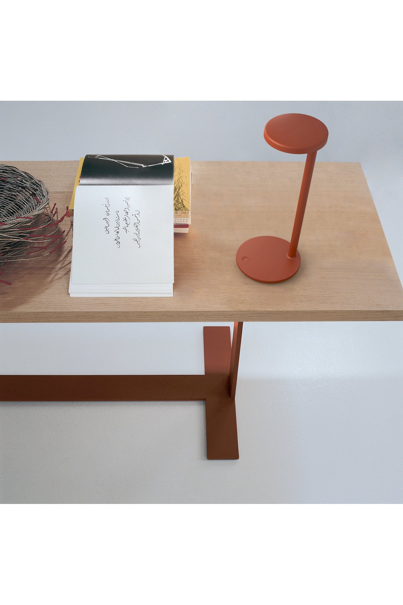 Oblique Table 2700K | Brown