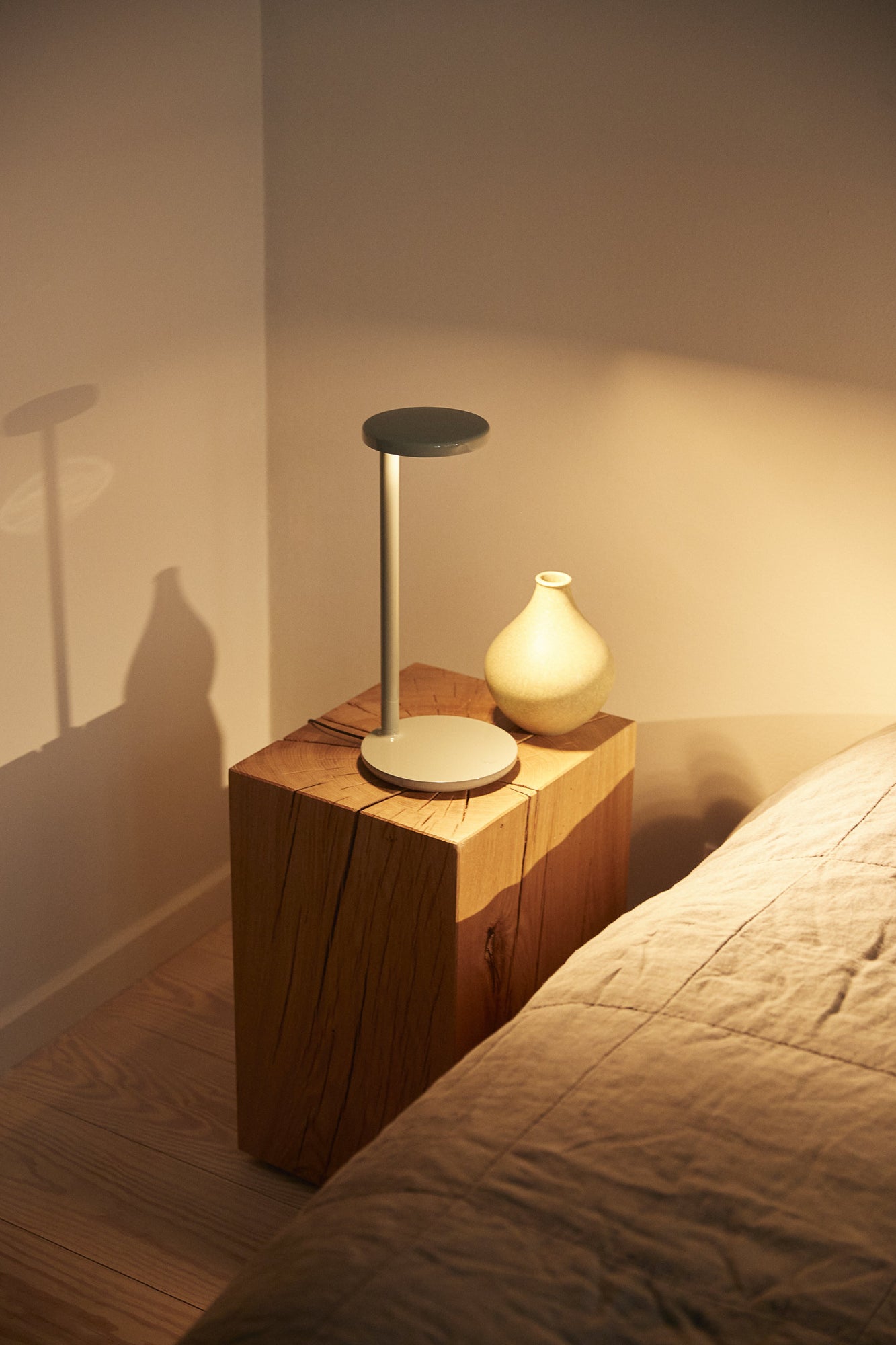 Oblique Qi Table 3000K | Grey