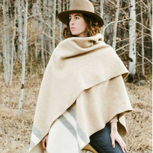 Unisex | Olsen Cape | Beige / Ivory / Light Grey