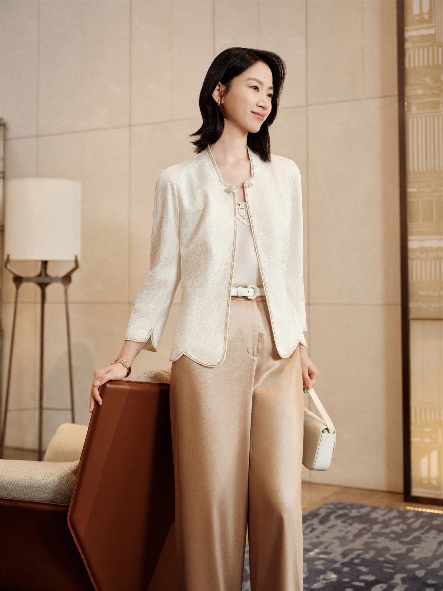 Short Jacket in Jacquard Mulberry Silk | White