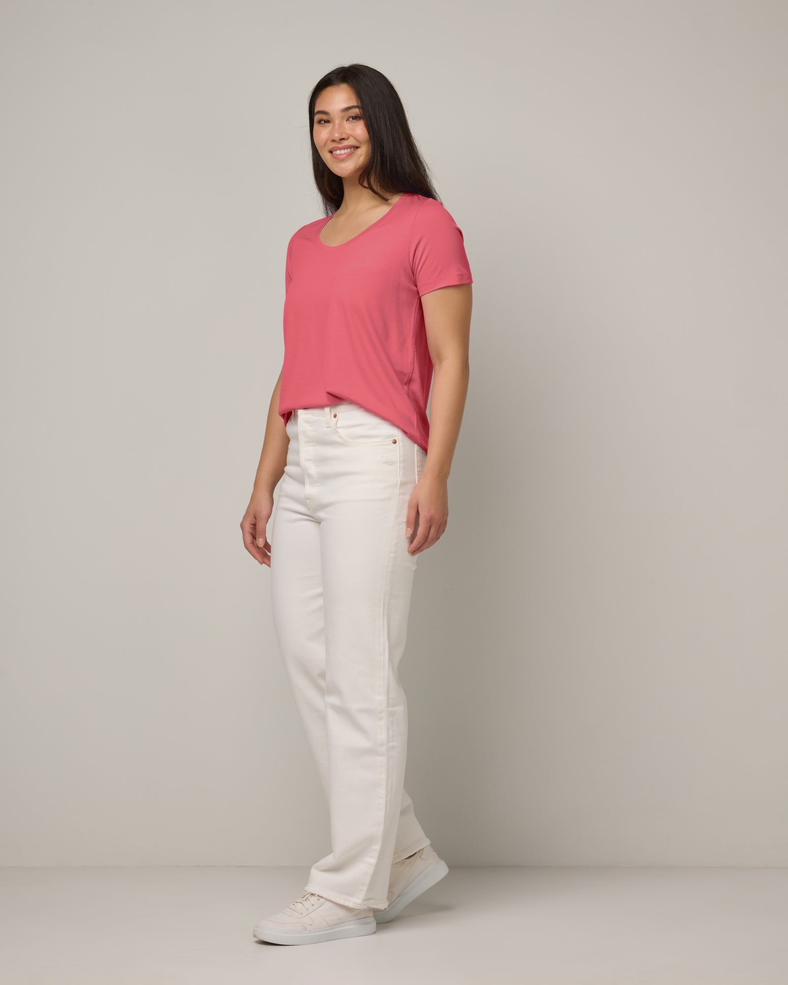 Women | Stella Signature Scoop Neck Tee | Geranium