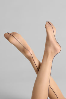 Cut and curled back seamed stockings - 20D | Nude