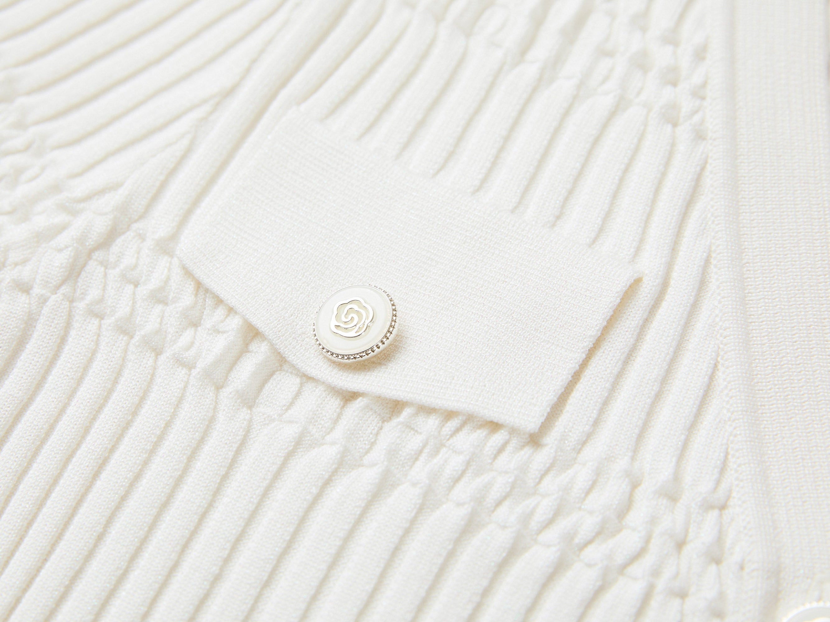 Mulberry Silk Short-Sleeve v Slim-Fit Cardigan | White