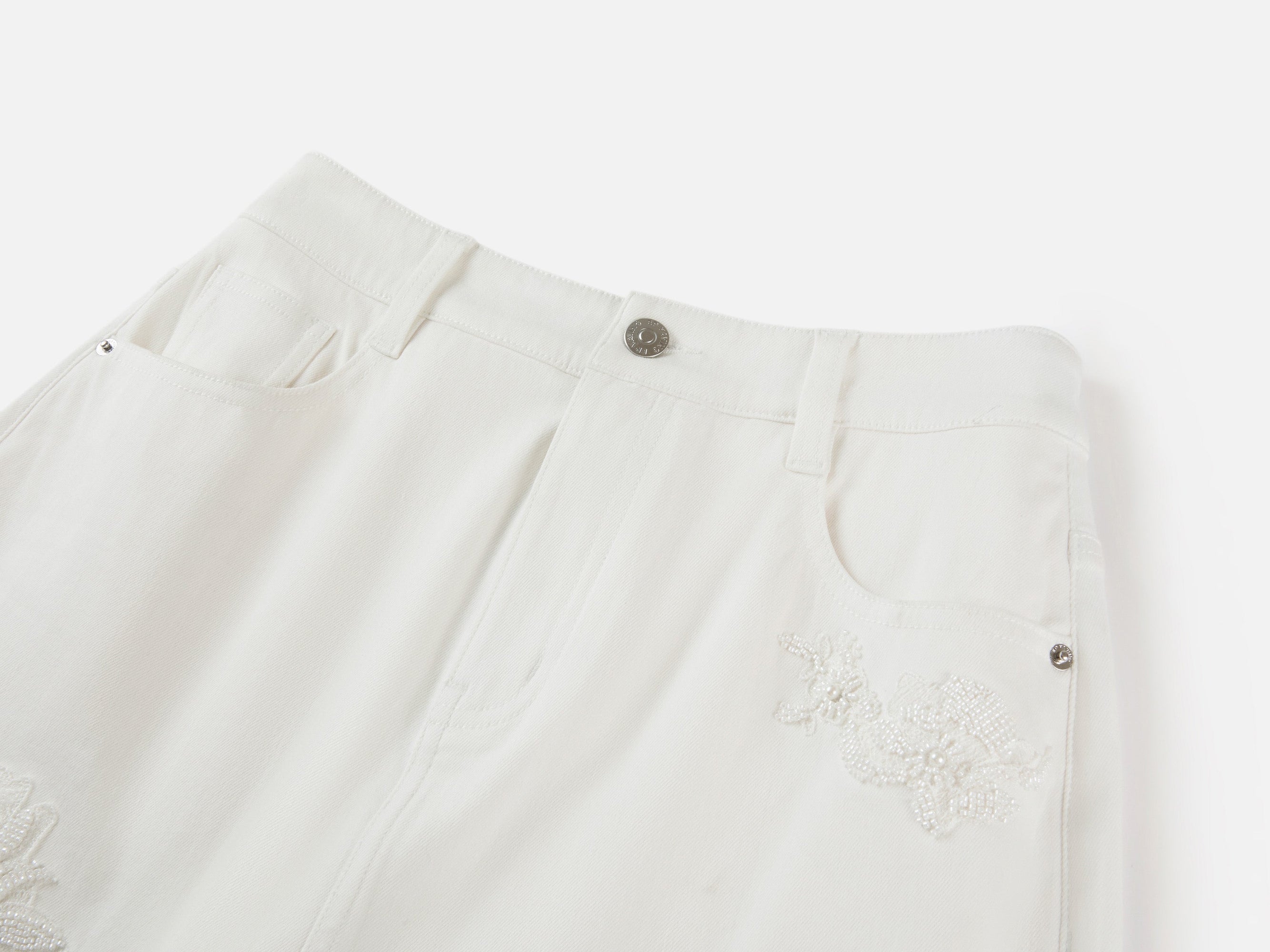 Peony Embroidered 4-Way Stretch Skirt-Front Denim Skort | White