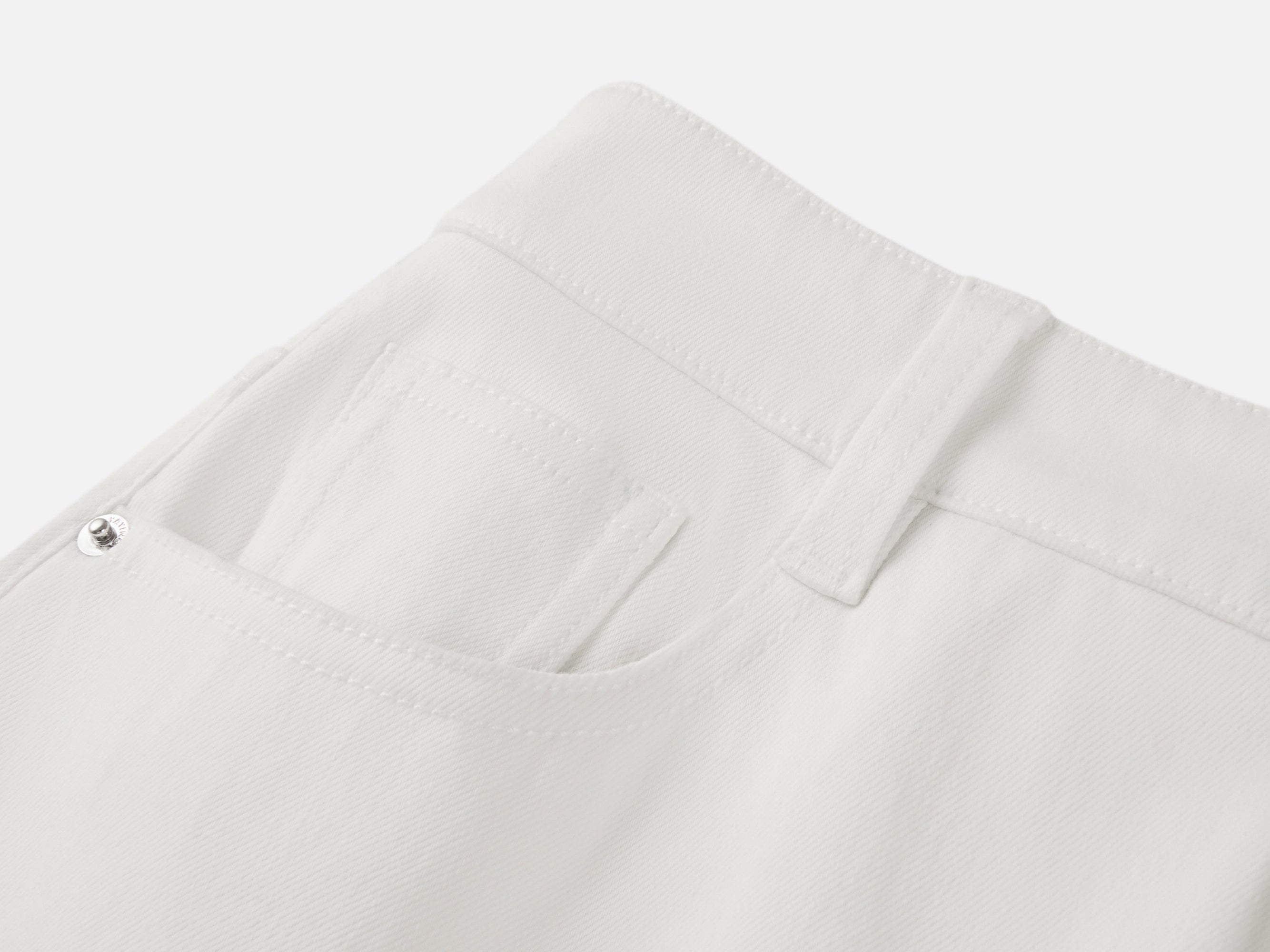 Peony Embroidered 4-Way Stretch Skirt-Front Denim Skort | White