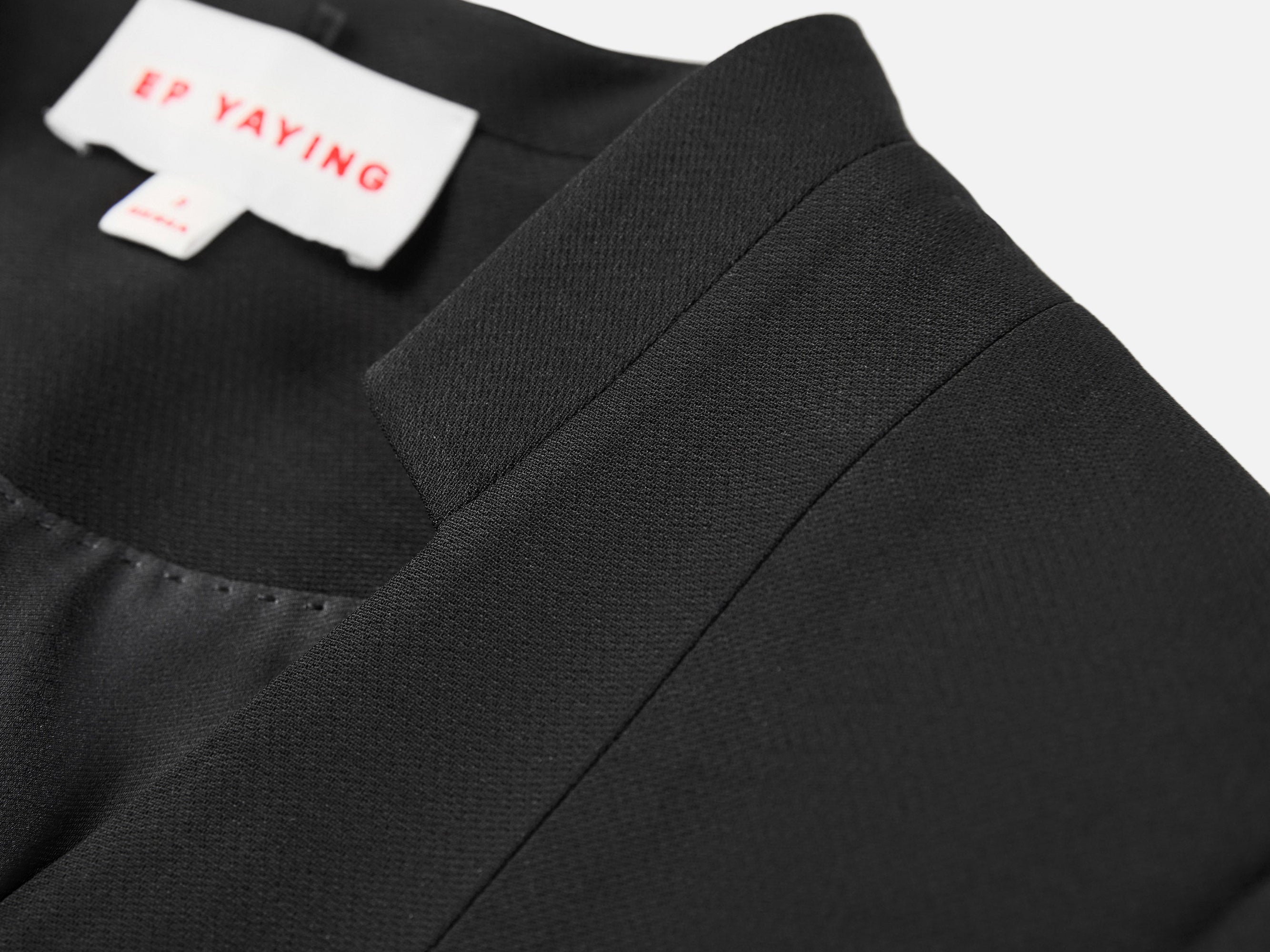 Subtle Shoulder Embroidery Blazer | Black
