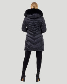 Après-Ski Jacket With Detachable Toscana Lamb Hood Trim | Women | Black x Black (V2)