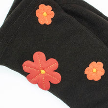 Womens | Gloves with Leather Flowers | Black