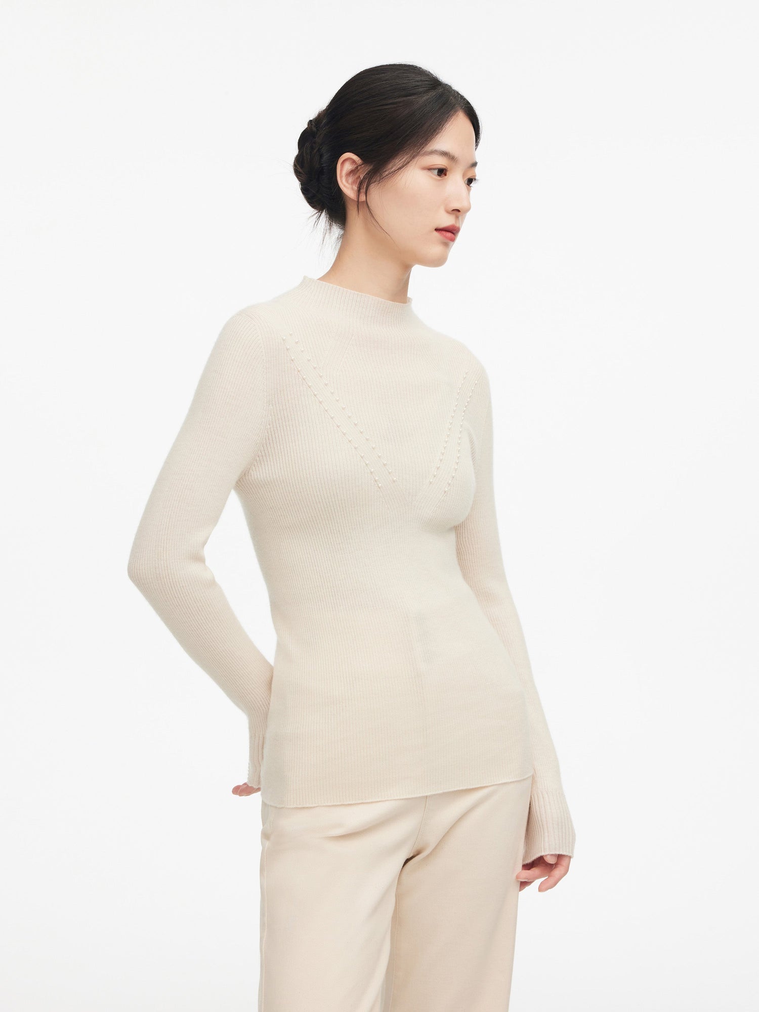Turtleneck Beaded Cashmere Sweater | White