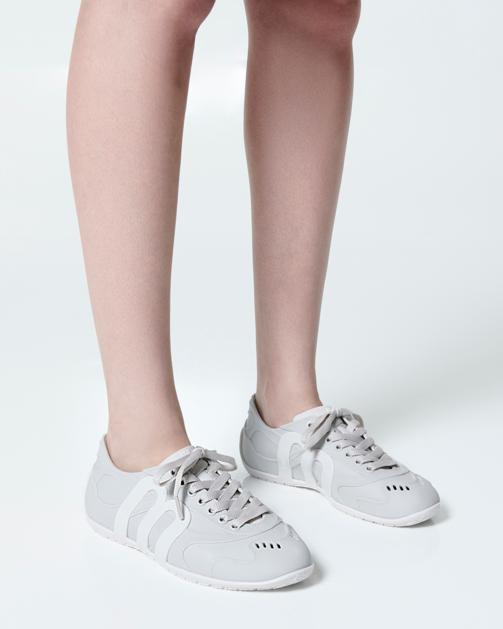 Melissa Motion | White/Grey