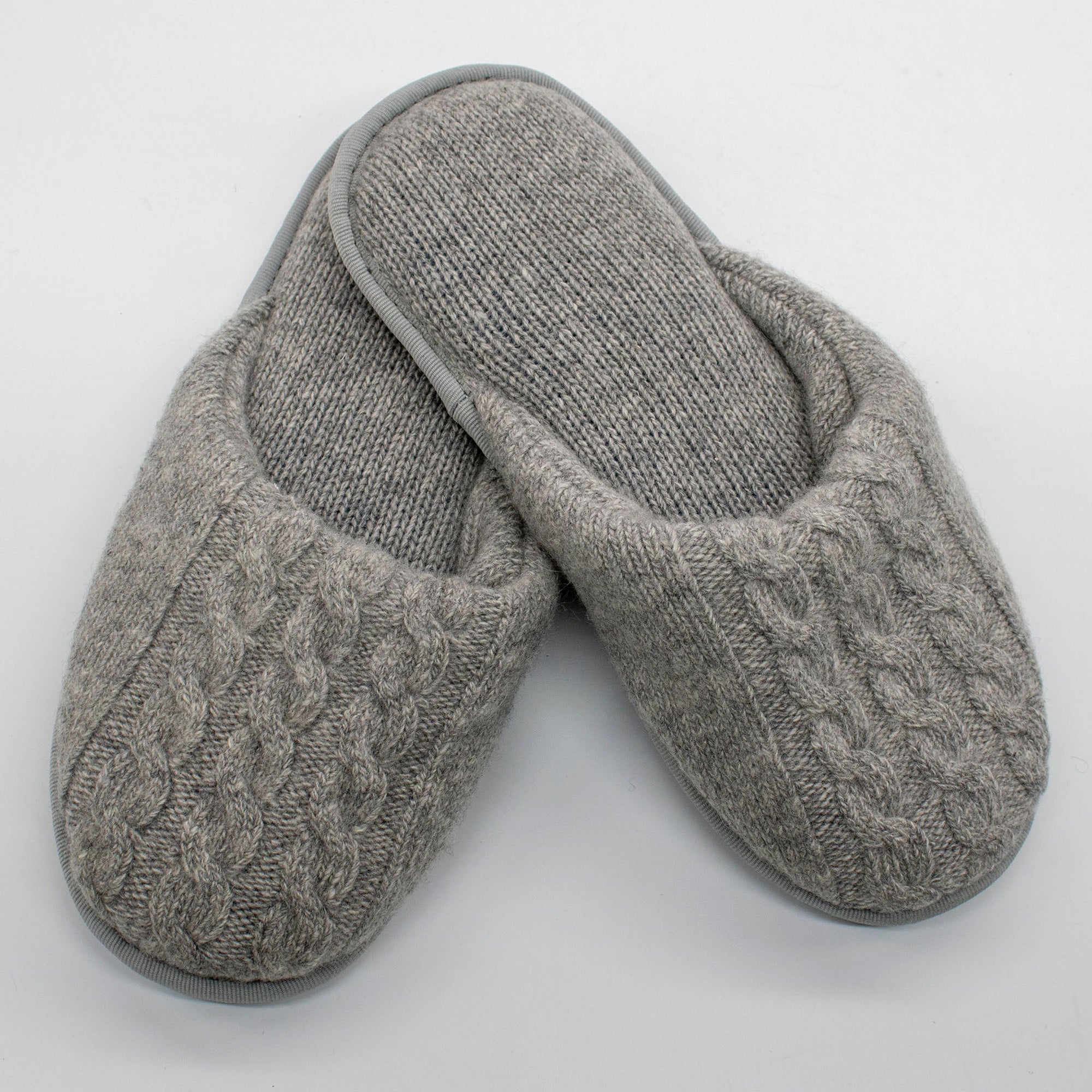 Cashmere Slippers In Cables Design | Light Grey