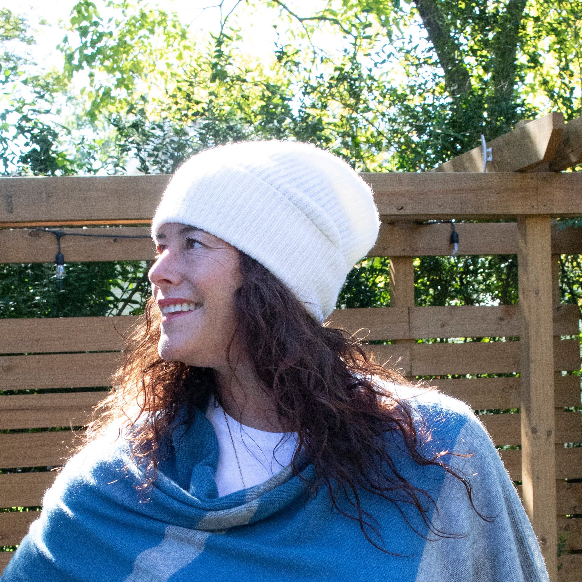 Cashmere Ribbed Beanie | White