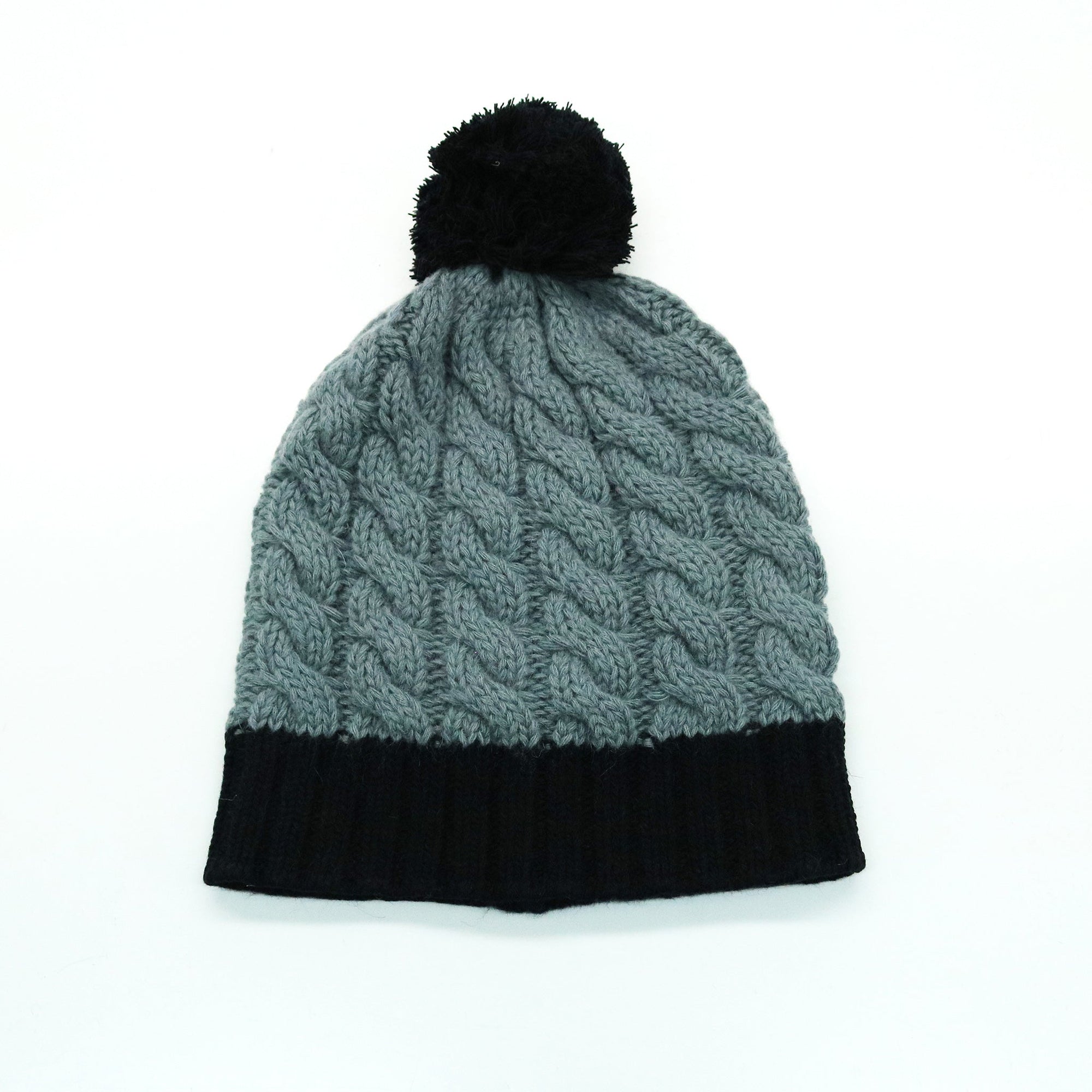 Chunky Hat With Cables And Pom | Grey/Black