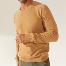 Mens | Liam Cashmere V-Neck Sweater | Camel