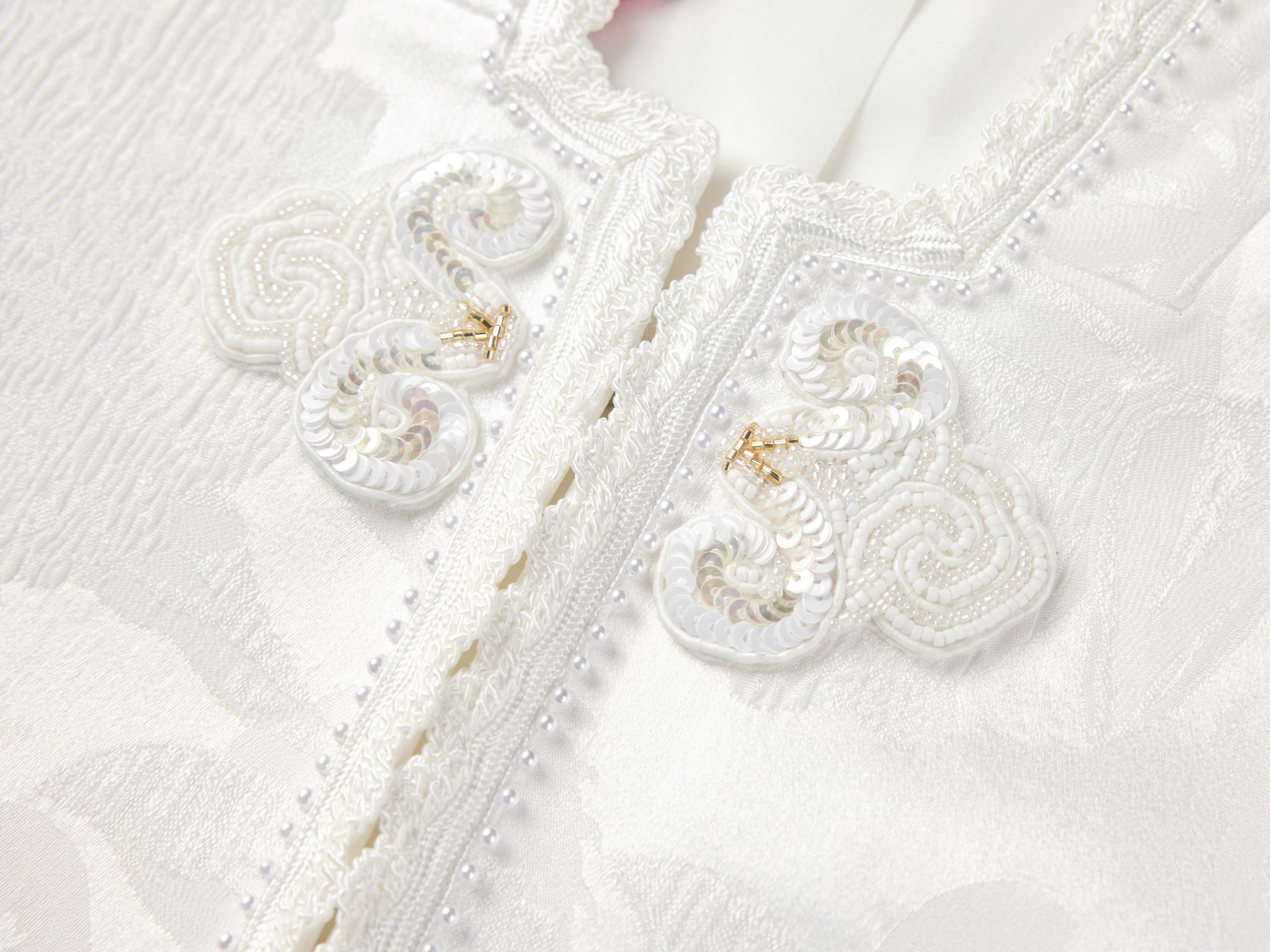 Embroidered Cropped Jacket | White