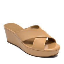 Cruis Sandal Wedge | Beige Bisque Faux Patent