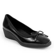Tema | Black Crinkle Patent Faux Leather