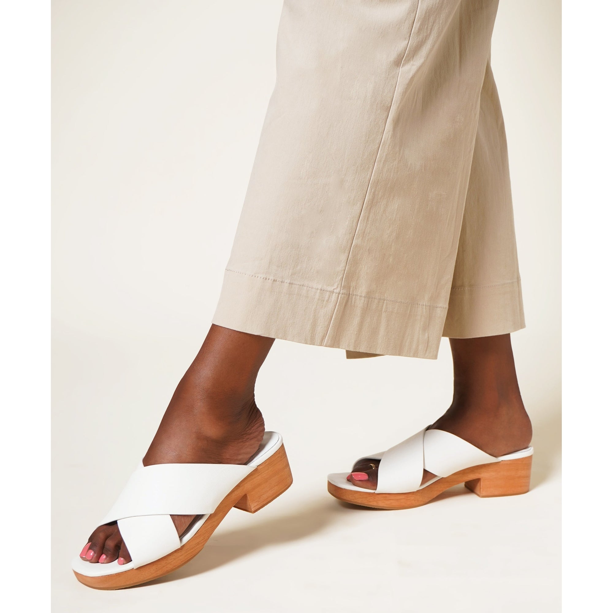 Amos Low Heel Clog Sandal | Latte