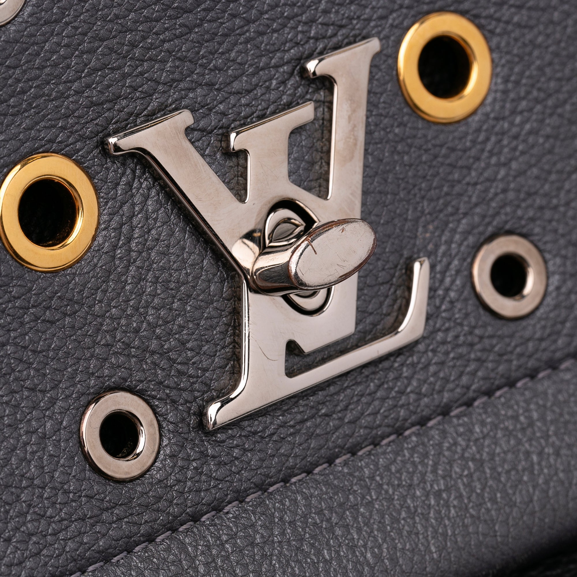 Louis Vuitton Pre-Owned Eyelet LockMe II | Women | Gray (V1)