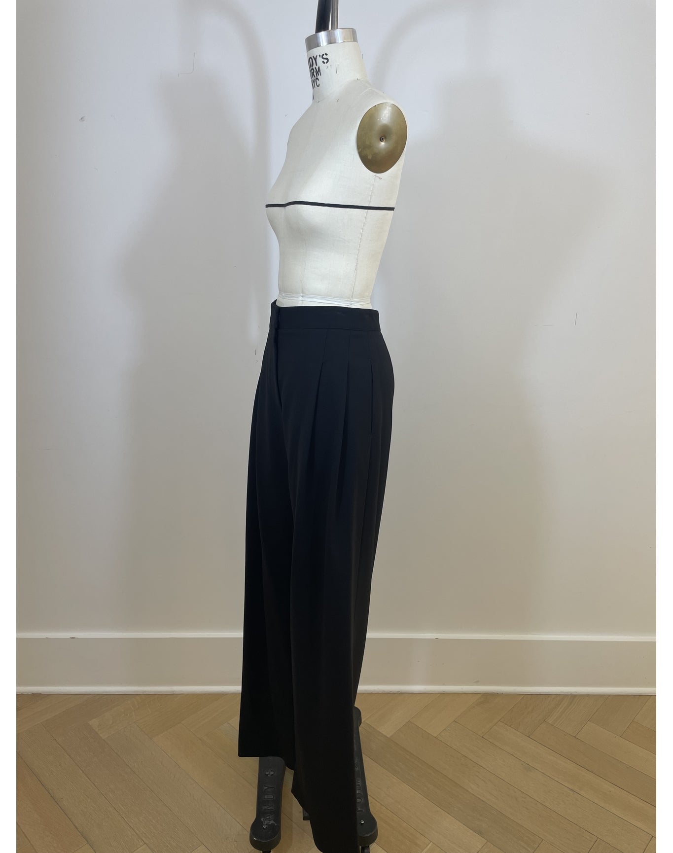 Mid Waisted Wide Legged Front Pleat Pant | Black