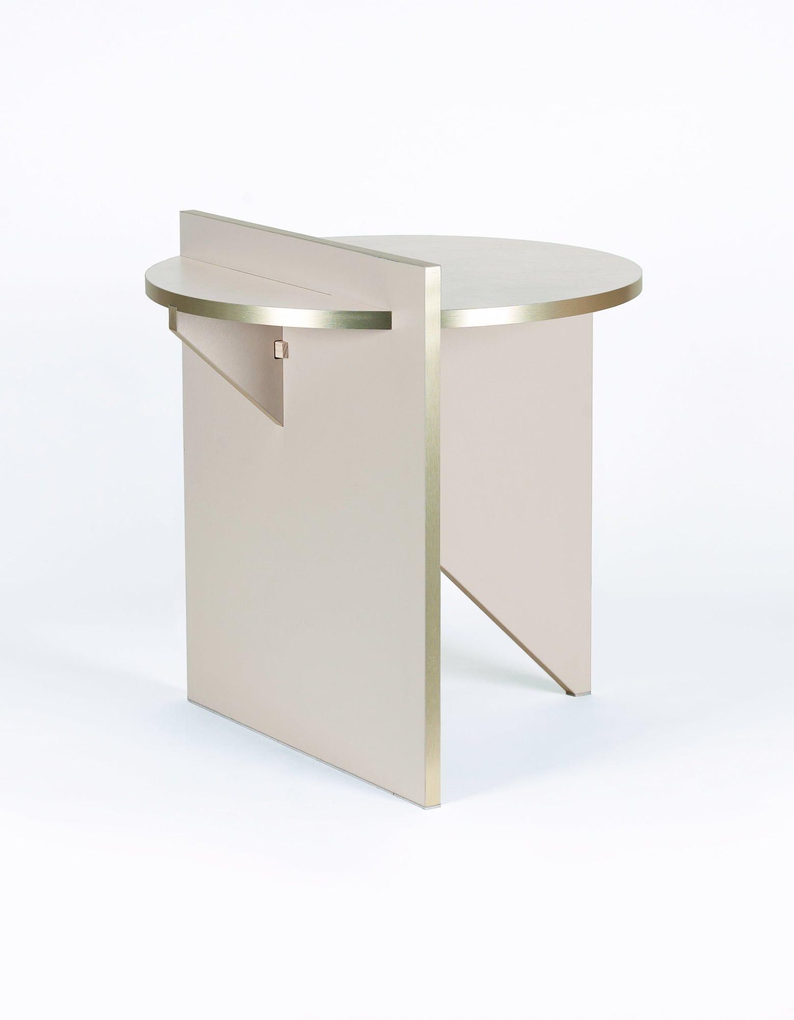 Contrast Table Medium | Caspian