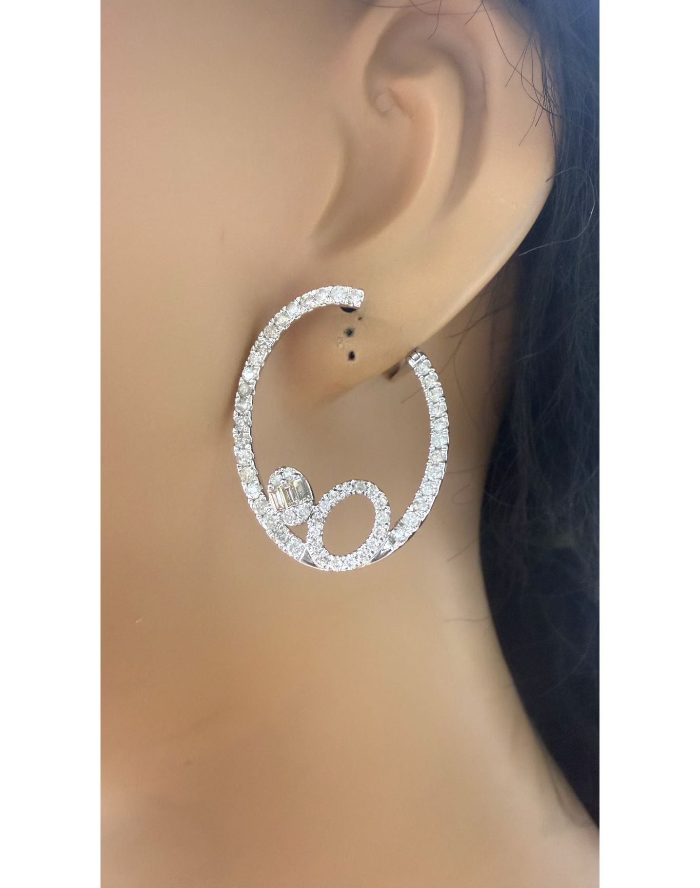 Circle Diamond Hoop | White Gold