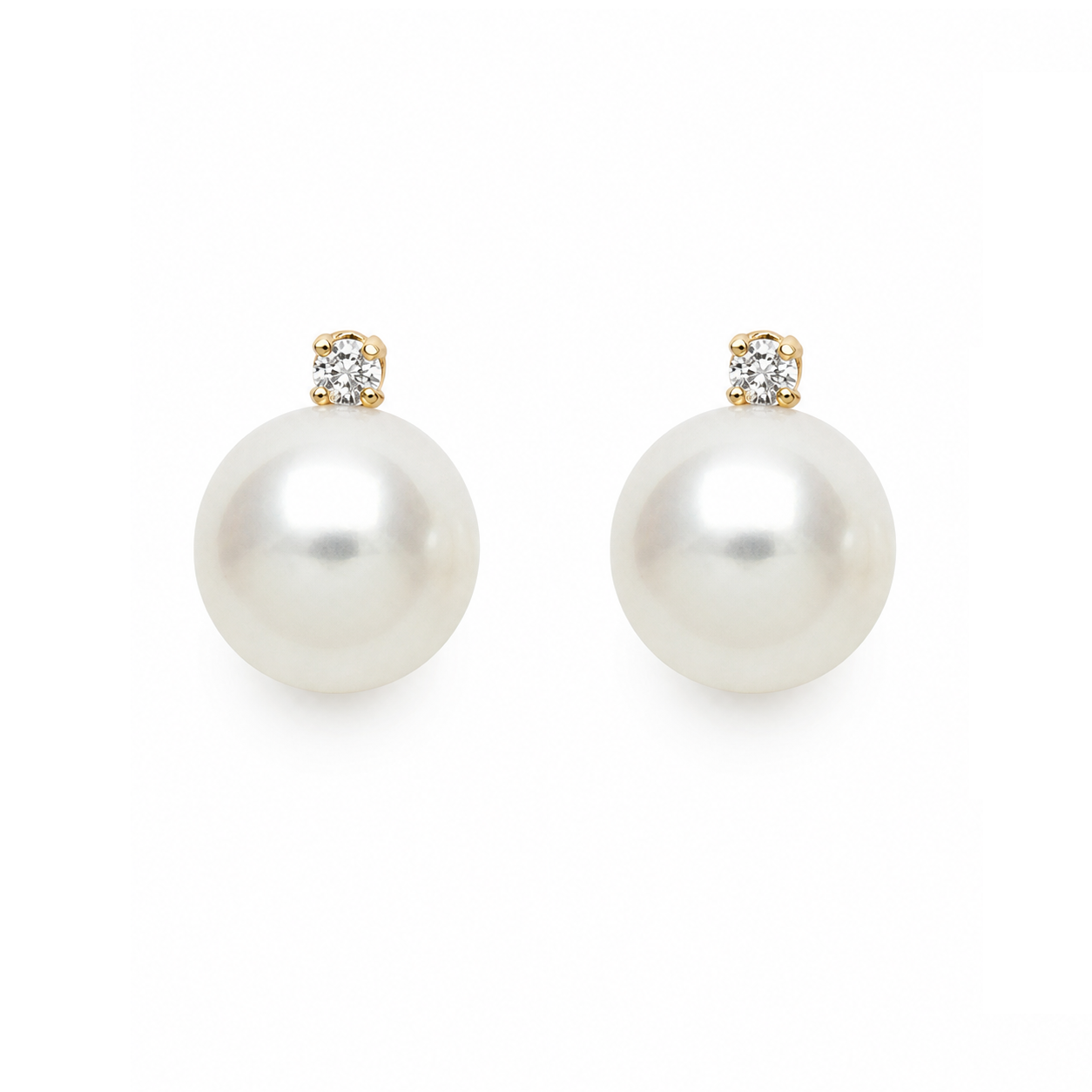 Round Stud Earrings | 14K Yellow Gold | 0.066 Carat Lab Grown Diamond/White Freshwater Pearl | 6mm - 7mm | G-SI