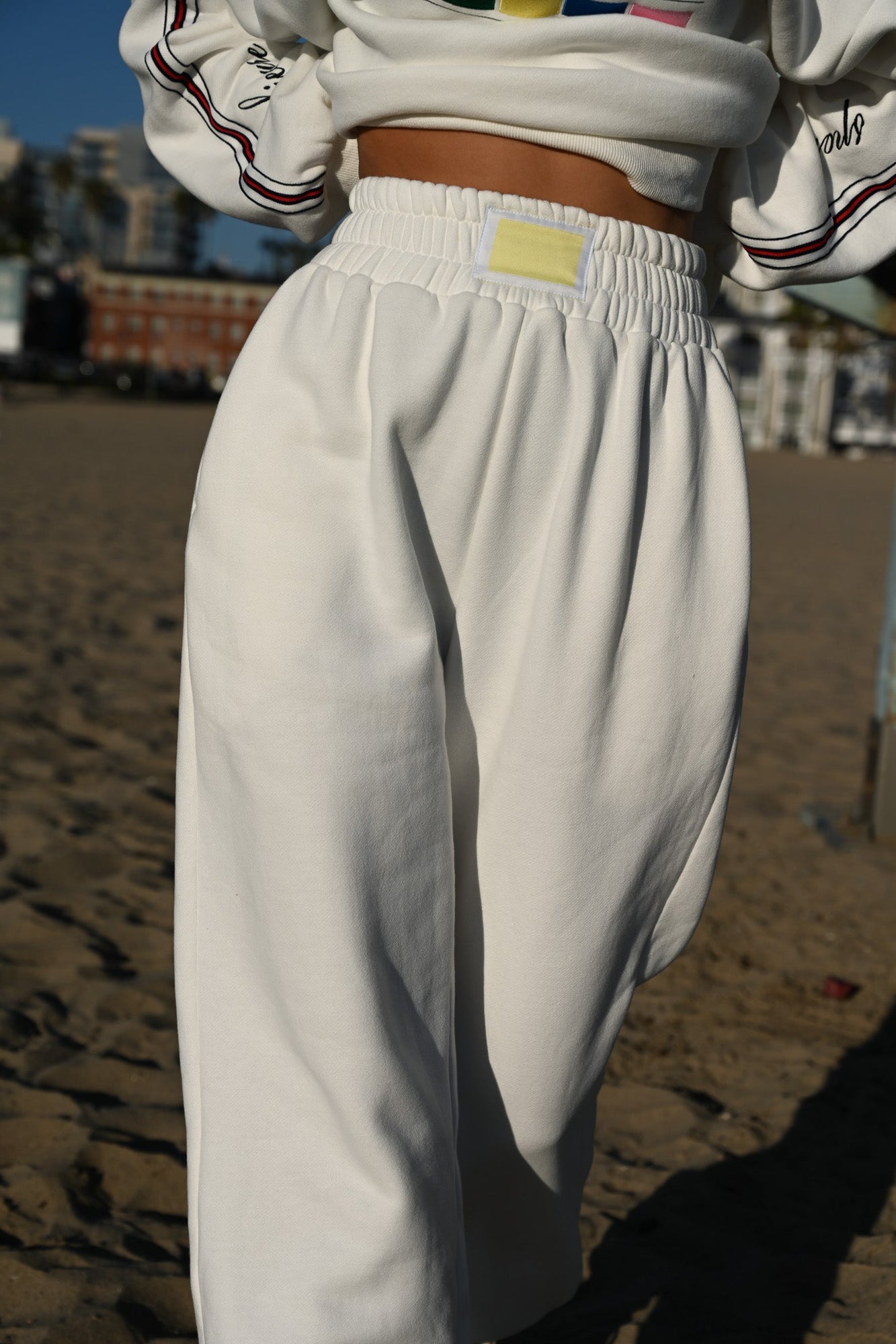 Everette Joggers | White