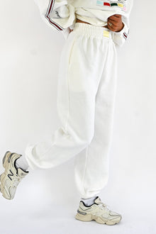 Everette Joggers | White
