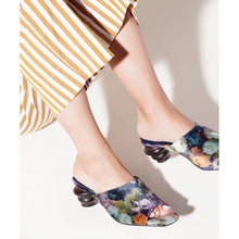 Durham Furniture Heel Low Sandal | Floral