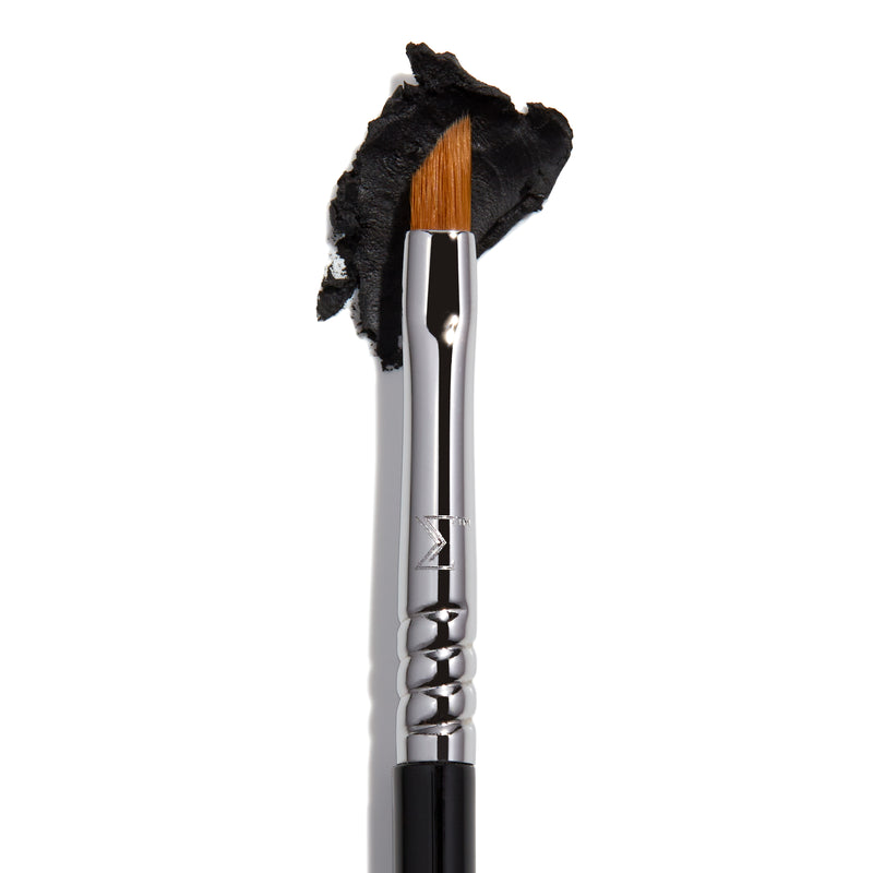Winged Liner Brush | E06