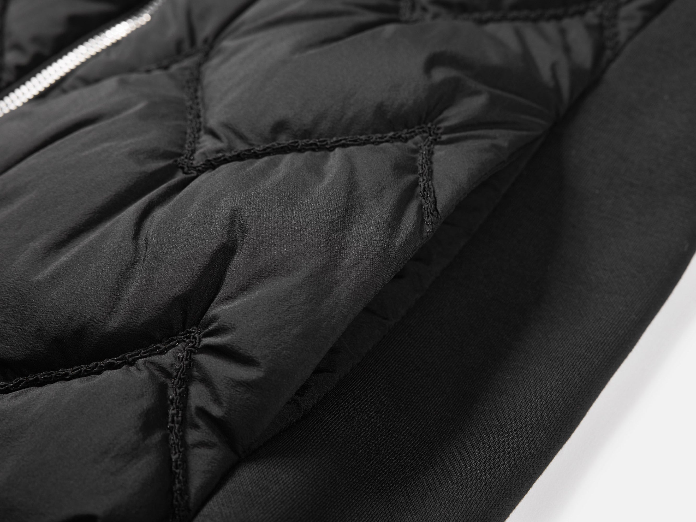Knitted Panel Down-Padded Gilet | Black