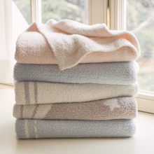 Unisex | Elephant Feather Knit Baby Blanket | Gray