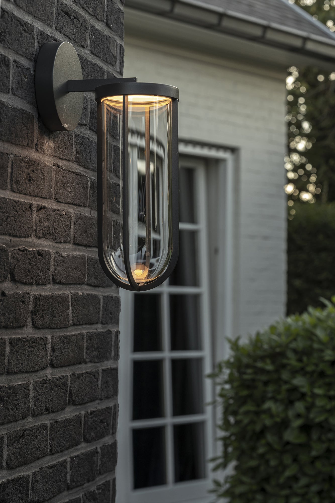 In Vitro Outdoor Wall 2700K | White