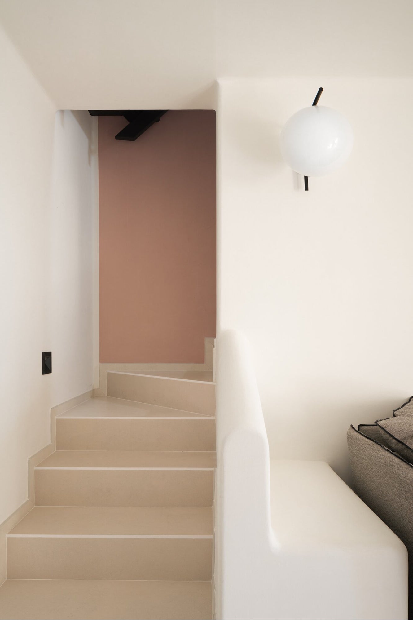 IC Ceiling/Wall 2 | Red