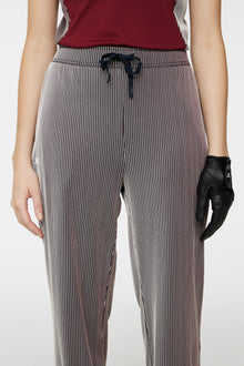 Women | Nelly Pant | Cabernet