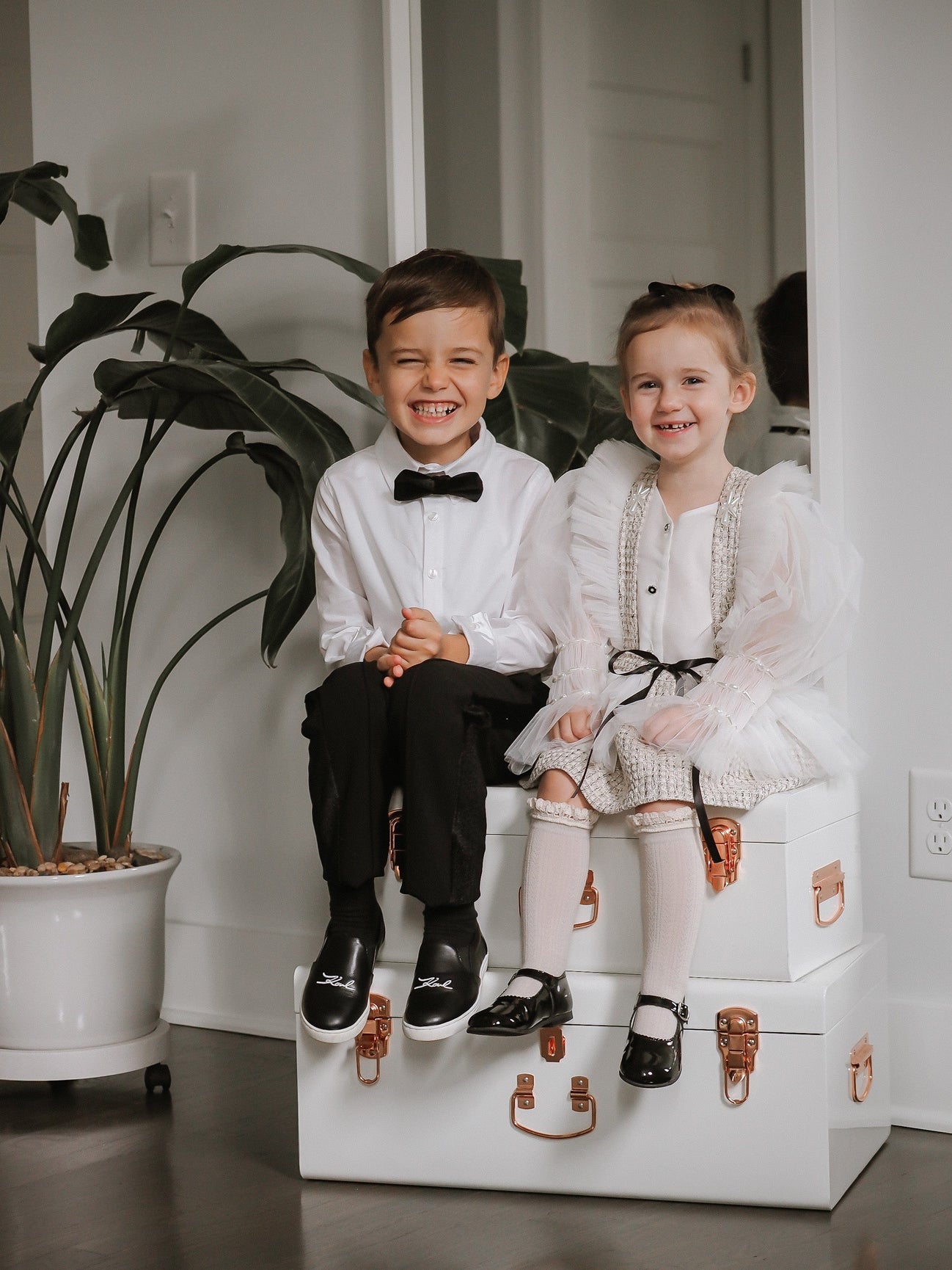 Girl | Vera Tweed Blouse and Skirt Set | White x Gray