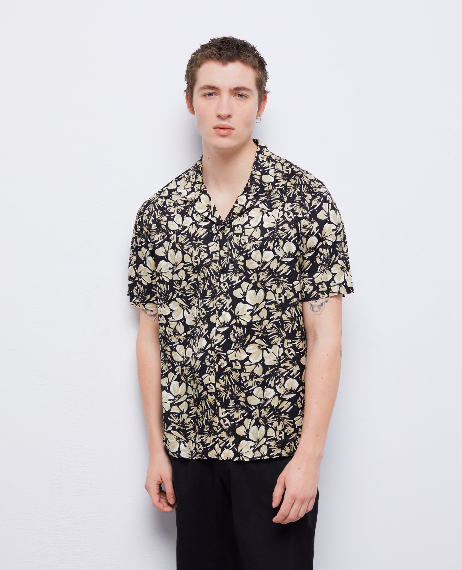 Floral Hawaiian Collar Shirt | Men | Black Brown