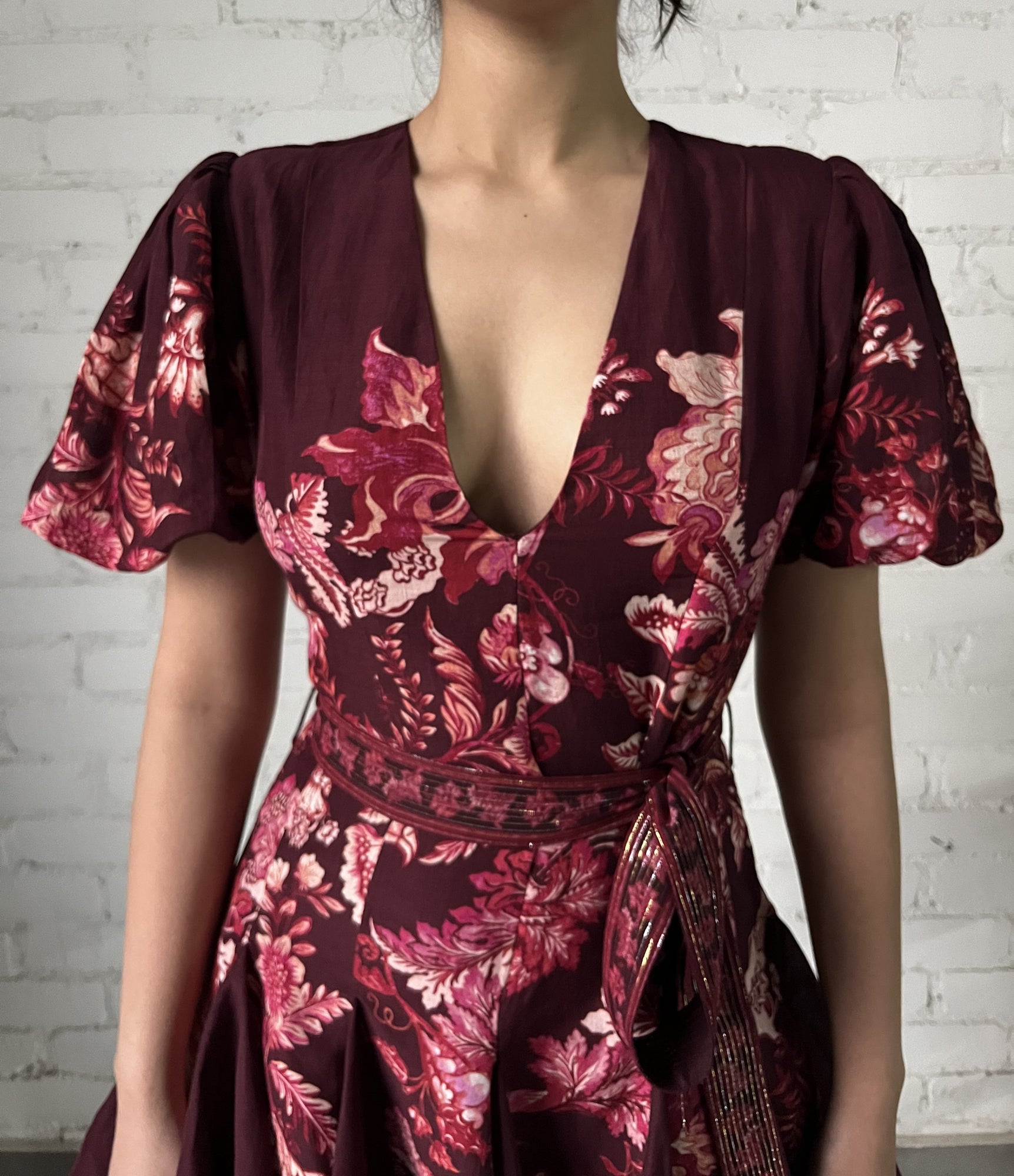 Hemant & Nandita | Aafa V-Neck Short-Sleeve Short Dress | Red/Beige