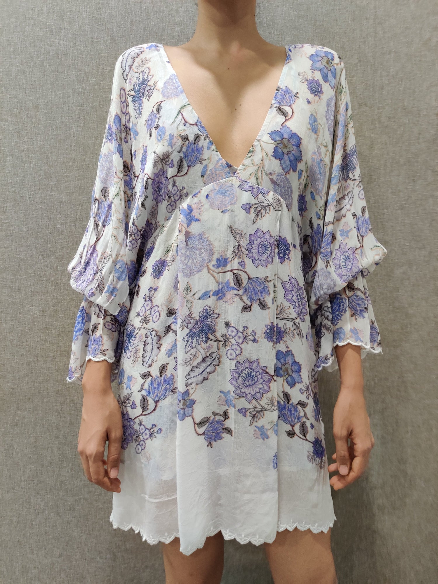 Hemant & Nandita | Dija V-Neck Long-Sleeve Short Dress | Iris/White
