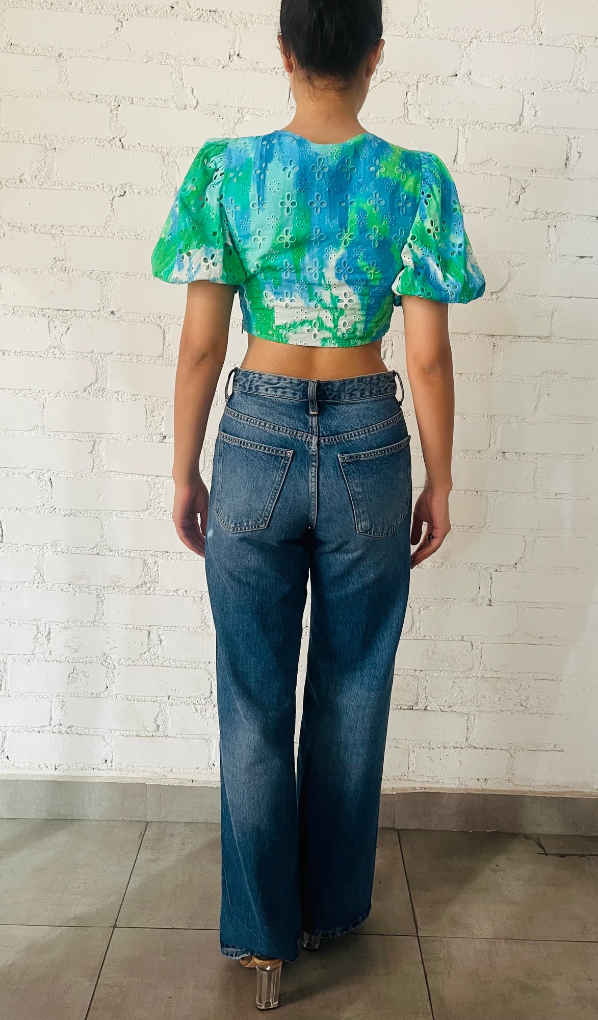 Hemant & Nandita | V-Neck Bubble-Sleeve Crop Top | Green