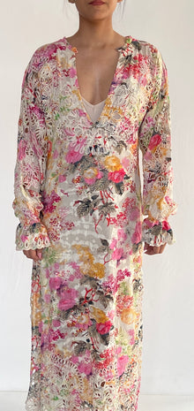 Hemant & Nandita | Charu Deep V-Neck Embroidery Kaftan | Multicolor