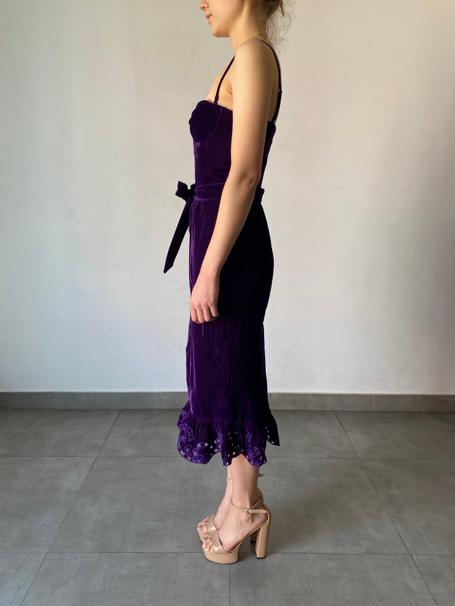 Hemant & Nandita | Reha Velvet Midi Dress | Purple