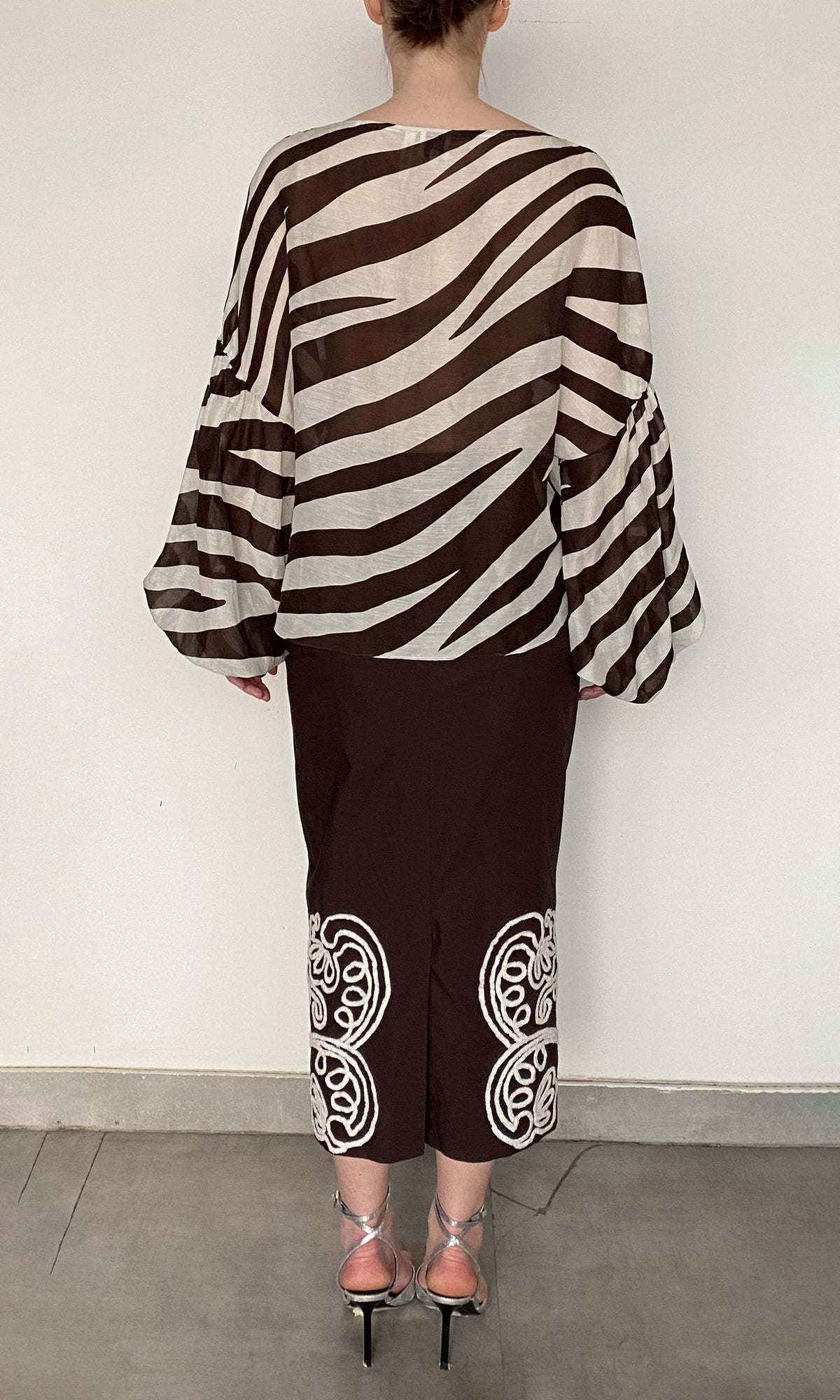 Hemant And Nandita | Zuba Linen Orgenza Top | Zebra Print