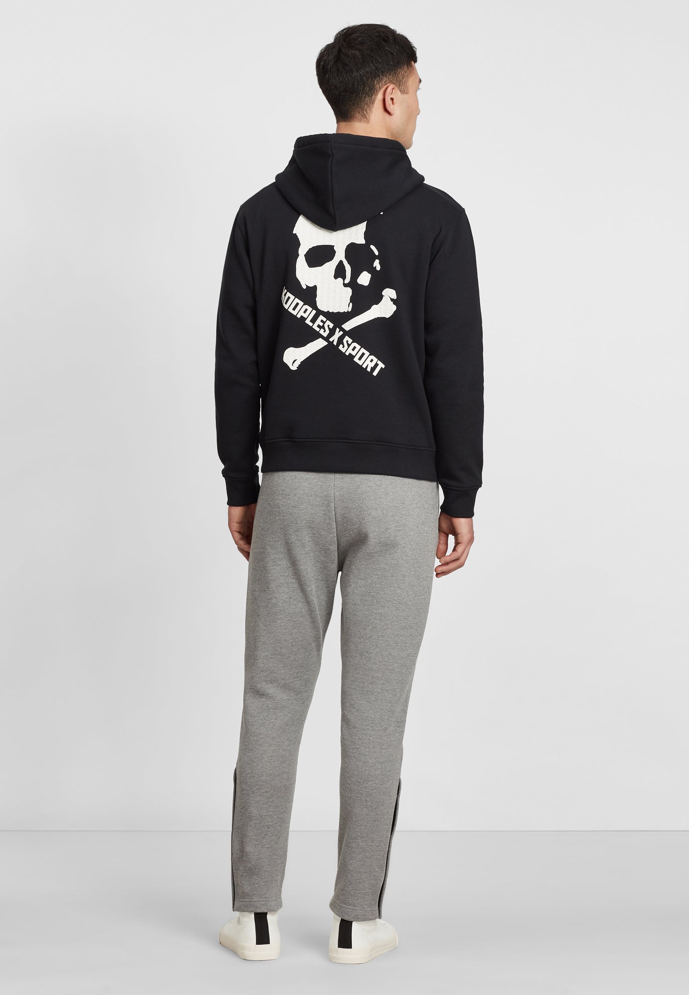 Sweatshirt With Striking Skull Motif | Men | Black