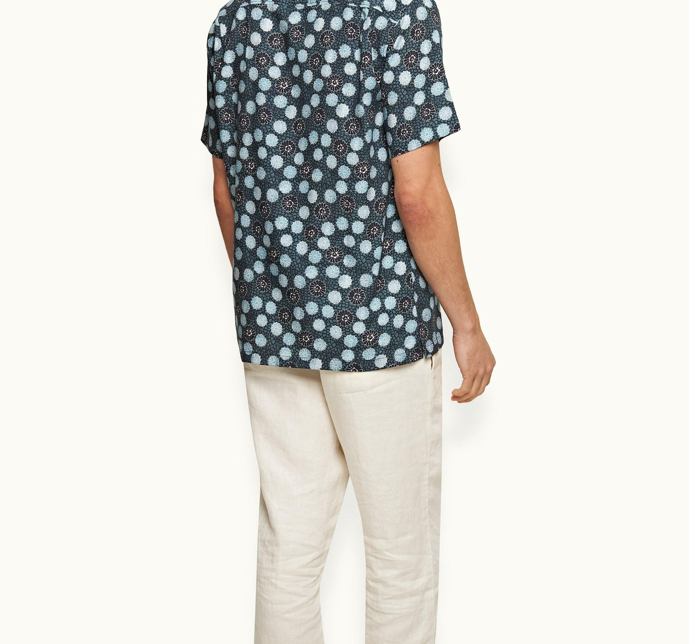 Hibbert Daisy Print Classic Fit Capri Collar Shirt | Springfield Blue