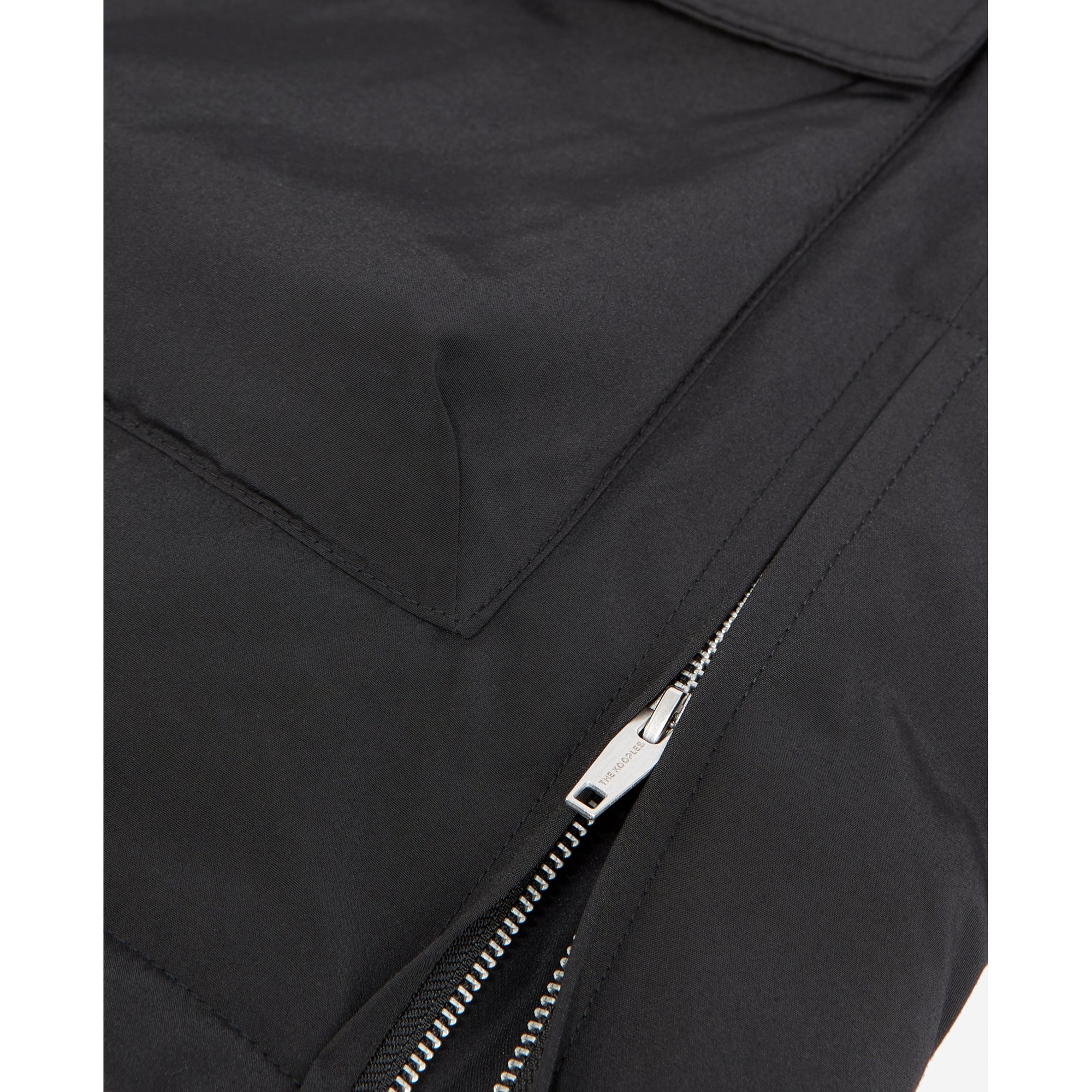 Hooded Parka And Rubber Logo Pockets | Men | Black